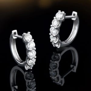 18 kt gouden natuurlijke diamanten hoepeloorbellen - elegante minimalistische luxe oorbellen voor dames