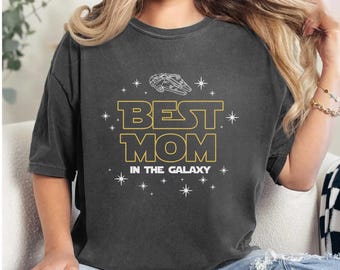 Camiseta "La mejor mamá de la galaxia", camiseta de Star Wars para el Día de la Madre con colores cómodos, regalo para el Día de la Madre, regalo para mamá fan de Star Wars, camiseta de Disneyland para mamá.
