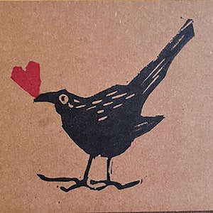 Tarjeta de felicitación con pájaros enamorados, impresa en bloque