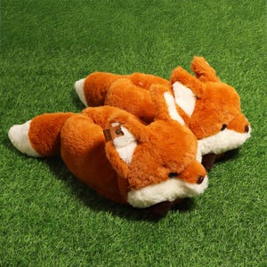 Pantuflas de zorro de peluche personalizables: cálidas y antideslizantes para estar en casa.