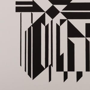 Puede incluir: Obra de arte geom&eacute;trica abstracta en blanco y negro. El dise&ntilde;o presenta una compleja disposici&oacute;n de formas, incluyendo rect&aacute;ngulos, tri&aacute;ngulos y diamantes. La obra de arte est&aacute; sobre un fondo blanco, creando un efecto visual de alto contraste.