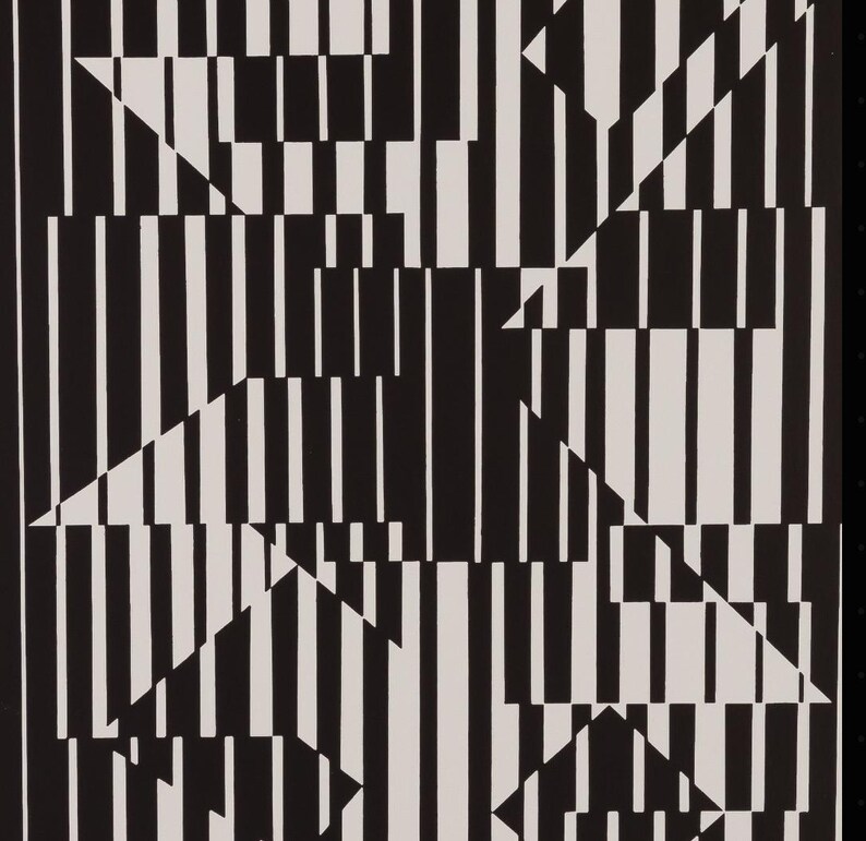 Peut inclure: Motif g&eacute;om&eacute;trique abstrait en noir et blanc. L'&oelig;uvre pr&eacute;sente un motif r&eacute;p&eacute;titif de rayures verticales et de formes triangulaires, cr&eacute;ant une composition dynamique et visuellement attrayante. Le contraste entre les &eacute;l&eacute;ments noirs et blancs ajoute de la profondeur.