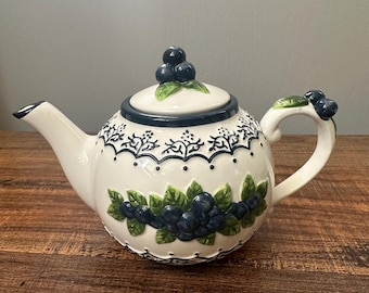 Vintage MWW Market Blueberry Teapot Blue and White