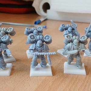 30k Horus Heresy HQ PROXY: MK2 Loyal / Chaos - Assault chainsword with base (Price per miniature)