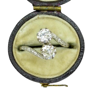 Antique Diamond Toi et Moi Ring: Platinum & White Gold, c1920, Independent Valuation