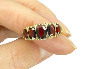 Vintage 9ct gold garnet five stone ring dated 1978 ~ English jewellery