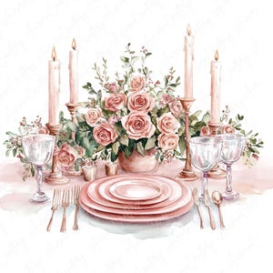 Puede incluir: Una pintura de acuarela de una mesa de comedor romántica con rosas rosadas, velas y detalles dorados. La mesa está puesta con dos platos, dos vasos y cubiertos.
