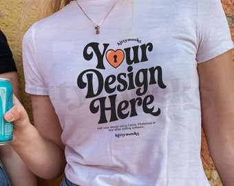 Gildan 5000B Weiß Baby Tee Mockup Y2K Baby Tee Mockup Trendy 90er Jahre Baby Tee Mockup Crop Top Baby Tee Mockup Y2K ästhetik Mockup