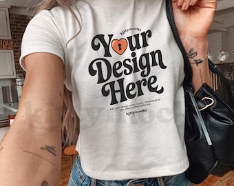 Gildan 5000B Weiß Baby Tee Mockup Y2K Baby Tee Mockup Trendy 90er Jahre Baby Tee Mockup Crop Top Baby Tee Mockup Y2K ästhetik Mockup