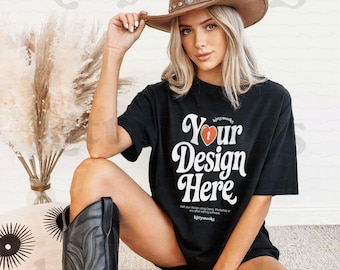 Gildan 5000 Schwarzes Cowgirl Shirt Mockup | G5000 Schwarzes Cowgirl Western Boho T-Shirt Mockup | G5000 Übergroßes T-Shirt Mockup | Gildan 5000Boho