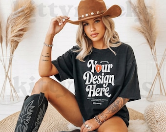 Comfort Colors 1717 Schwarzes Cowgirl-Shirt Mockup | CC 1717 Schwarzes Cowgirl Western Boho T-Shirt Mockup | CC1717 Übergroßes T-Shirt Mockup | 1717Boho
