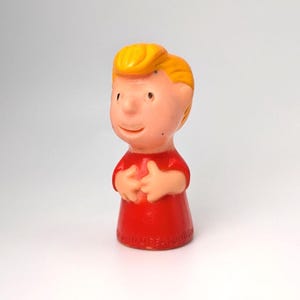 Vintage 1951 United Feature Syndicate Peanuts Schroeder Figure Red Shirt | Old Toy Cake Topper Snoopy Character