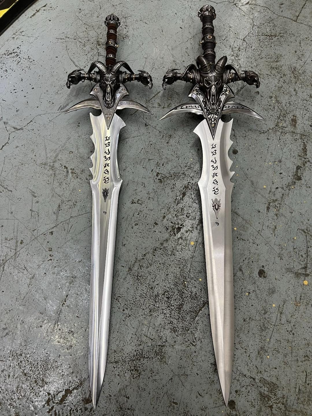 WOW フロストモーン ソード 2.0 コスプレ リッチキング 鋼鉄 金属武器