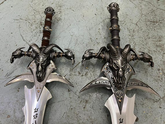 WOW フロストモーン ソード 2.0 コスプレ リッチキング 鋼鉄 金属武器