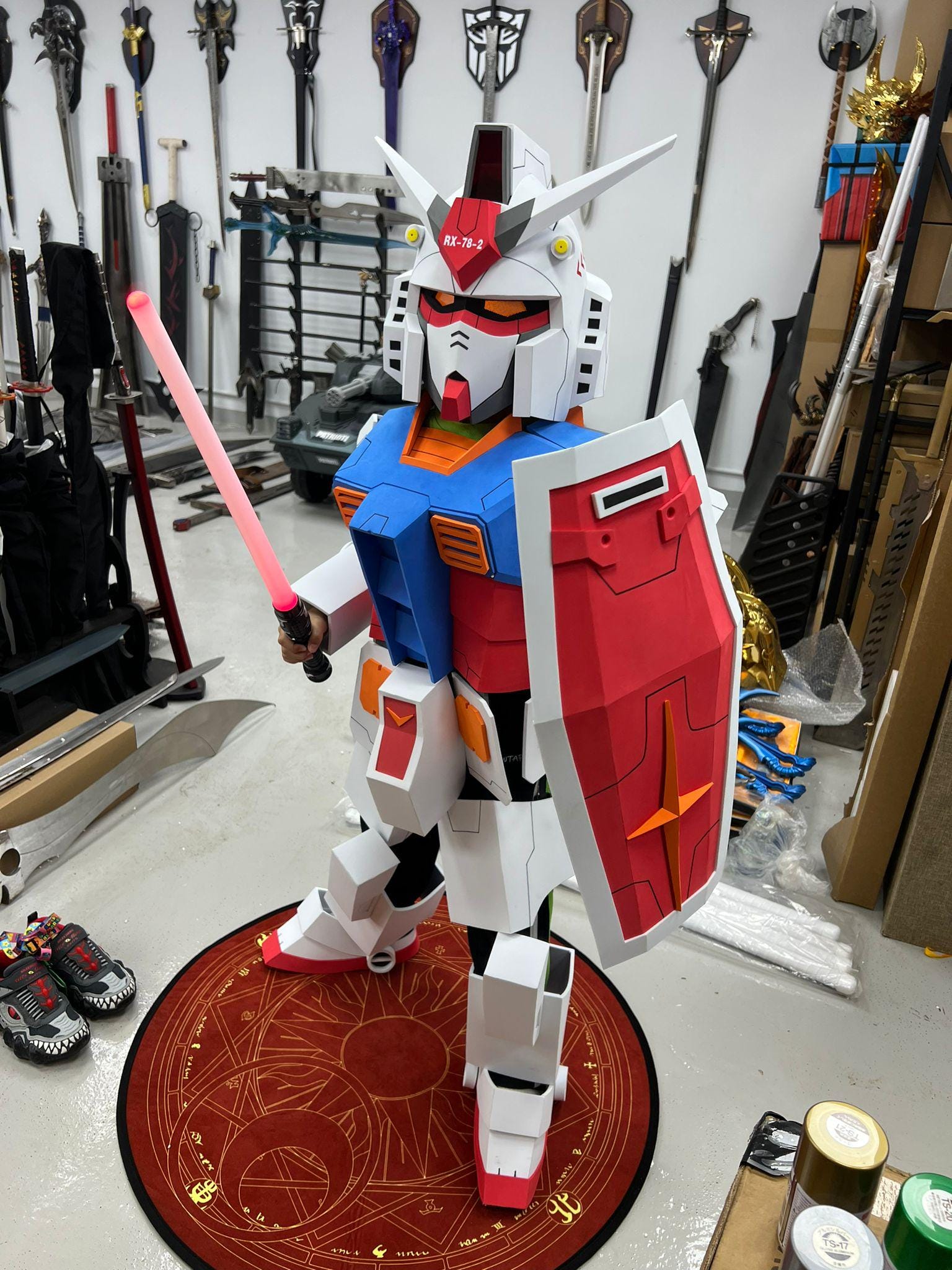 ガンダム Rx-78 アクション ヘルメット マスク LED発光 Amazon.co.jp: [EINI] ガンダム マスク リアルモデル ゴールドver 発光
