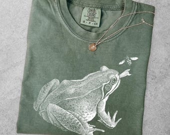 Frog 90s Vintage Style Shirt • Cottagecore Frog Lover Shirt • Herpetology Gift Shirt • Y2K Frog Tee • Boho Animal Graphic Shirt • Frog Shirt