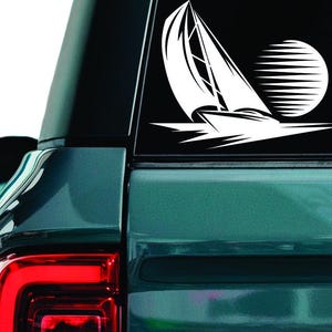 Sticker zeilbootrace, sticker zeiljacht, sticker zeillaptop, sticker cruisen, raamsticker nautische sportwagen