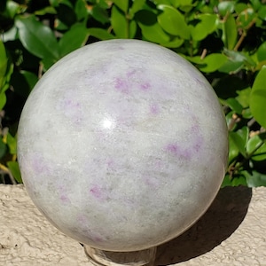 2.85" Hackmanite Mineral Sphere Orb Ball STRONG UV, 612g or 1.3 lb
