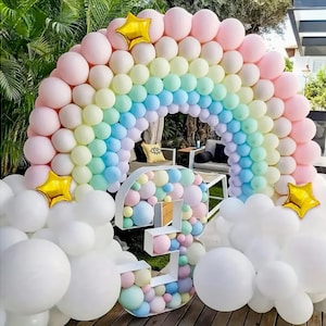 誕生日パーティー用パステルバルーンアーチ、ベビーシャワーの装飾用マカロンバルーンガーランドキット、レインボーカラーテーマの誕生日バルーンデコレーション