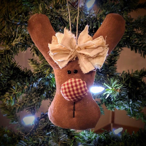 Handmade Primitive Farmhouse Country Christmas Reindeer Ornament Peg Hanger 