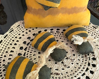 Primitive Folk Art Country Honeybee Bowl Fillers Set/3