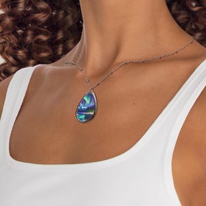 Northern Lights Lover Necklace, Aurora Borealis Pendant, Nature Inspired Necklace Gift, Holiday Present, Oval Pendant Necklace, Nature Gift