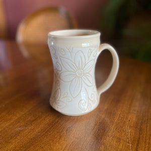 White Floral Mug / Sgraffito