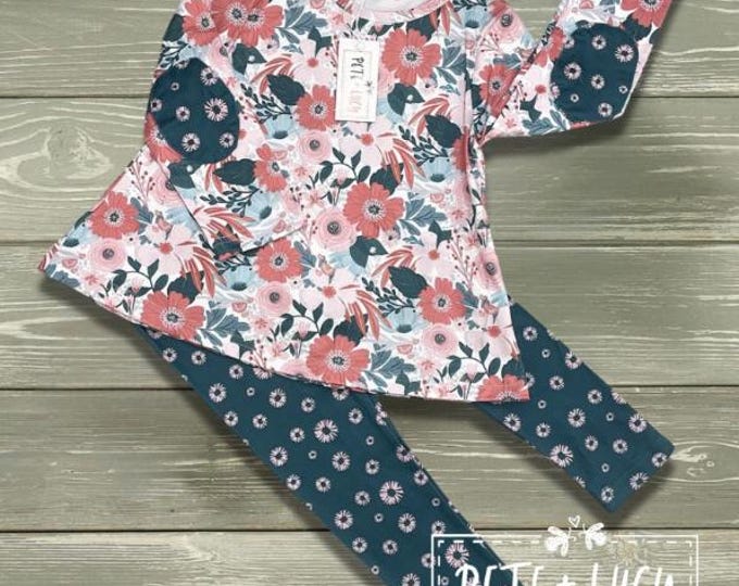 Pete + Lucy Delicate Floral Print 2-Piece Legging Set - Size 0-6M