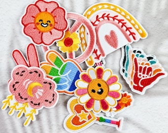 Retro 70s Hippie Iron-On Patch – Flower Power Peace Sign Rainbow Embroidered Applique, Boho Sew On Badge for Jacket Backpack Jeans