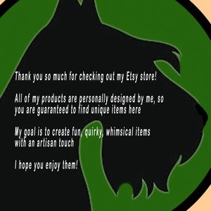K&ouml;nnte beinhalten: Schwarze Silhouette eines Hundekopfes vor einem gr&uuml;nen Kreis auf pfirsichfarbenem Hintergrund. Wei&szlig;er Text: "Vielen Dank f&uuml;r Ihren Besuch in meinem Etsy-Shop!" und weitere Informationen &uuml;ber einzigartige, lustige und skurrile Artikel.