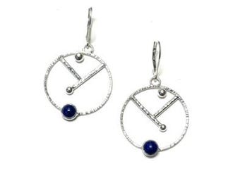 Architectural Round Wire Earrings with Small Lapis Lazuli Stone, Modern Geometric Jewelry, Geometric Hammered Circle Gemstone Earrings