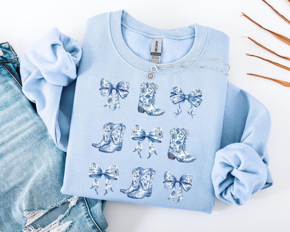 Coquette Cowgirl Chinoiserie Sweatshirt, Bow Shirt,Toile De Jouy, Trending Bow Sweatshirt, Coquette Aesthetic, Cute Mom Gift,Cute Blue Shirt Stylishessentials