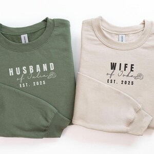 Personalized Couples Mr and Mrs Sweatshirt, Matching Wife & Husband Est. Year Sweatshirts,New Wife Shirt,New Couples Gift,Bridal Shower Gift