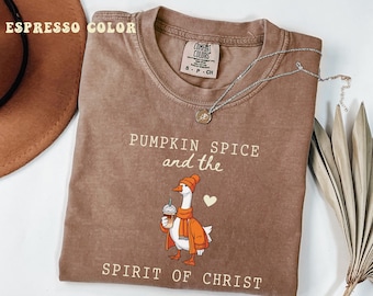 Camisa cristiana Comfort Colors© Pumpkin Spice Goose, regalo de otoño para mamá cristiana, camiseta moderna Spirit of Christ, Coffee and Jesus, divertida camisa de iglesia