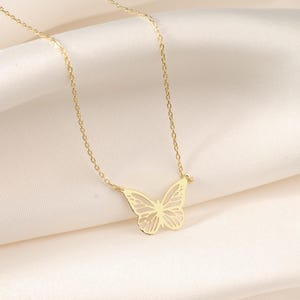 Collana a farfalla in oro massiccio, piccolo ciondolo a farfalla in oro 14 carati, collana a farfalla minimalista, regalo per lei, regalo di compleanno, gioielli con animali