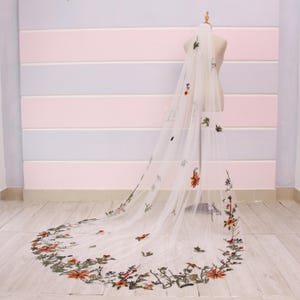 Fall Floral Wedding Veil. Autumn Embroidered Tulle Veil with Leaves and Flowers. Rustic Boho Bridal Veil for Outdoor or Garden Wedding