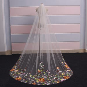 VH110 | Floral Wedding Veil. Colorful Embroidered Veil. Long Bridal Veil with Flowers. Rainbow Lace Veil. Statement Wedding Veil