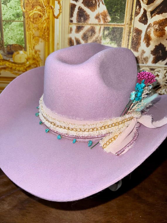 Lavender Felt Cowboy Hat: Turquoise Lace Flowers, Rodeo  display picture 1