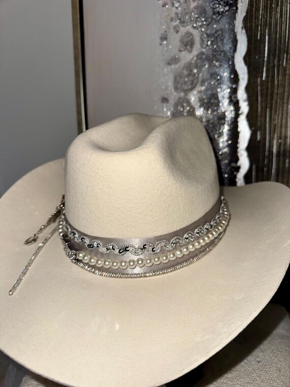 Bridal White Cowboy Hat With Veil: Rhinestone & Pearl Bride  display picture 2