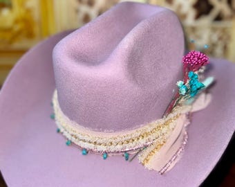 Lavender Felt Cowboy Hat: Turquoise Lace Flowers, Rodeo  display picture 2