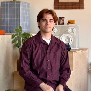 Vintage Long Sleeve Button-Down Shirt, 90s Retro Preppy Style, purple maroon Non Iron Pronto Uomo 100% cotton Size 32/33 Collared Shirt VTG