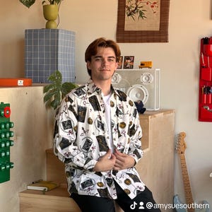 Vintage Tommy Hilfiger Men’s Long-Sleeved Shirt - Medium rare print designs white red green black print button up shirt collared pocket vtg