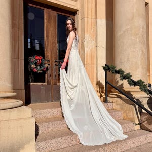 Elegant Classic Stunning RARE Vintage 80s/90s Oleg Cassini Beaded Wedding  Gown Ivory Dress With Pearl Details & Long Removable Train, Size 6 - Etsy