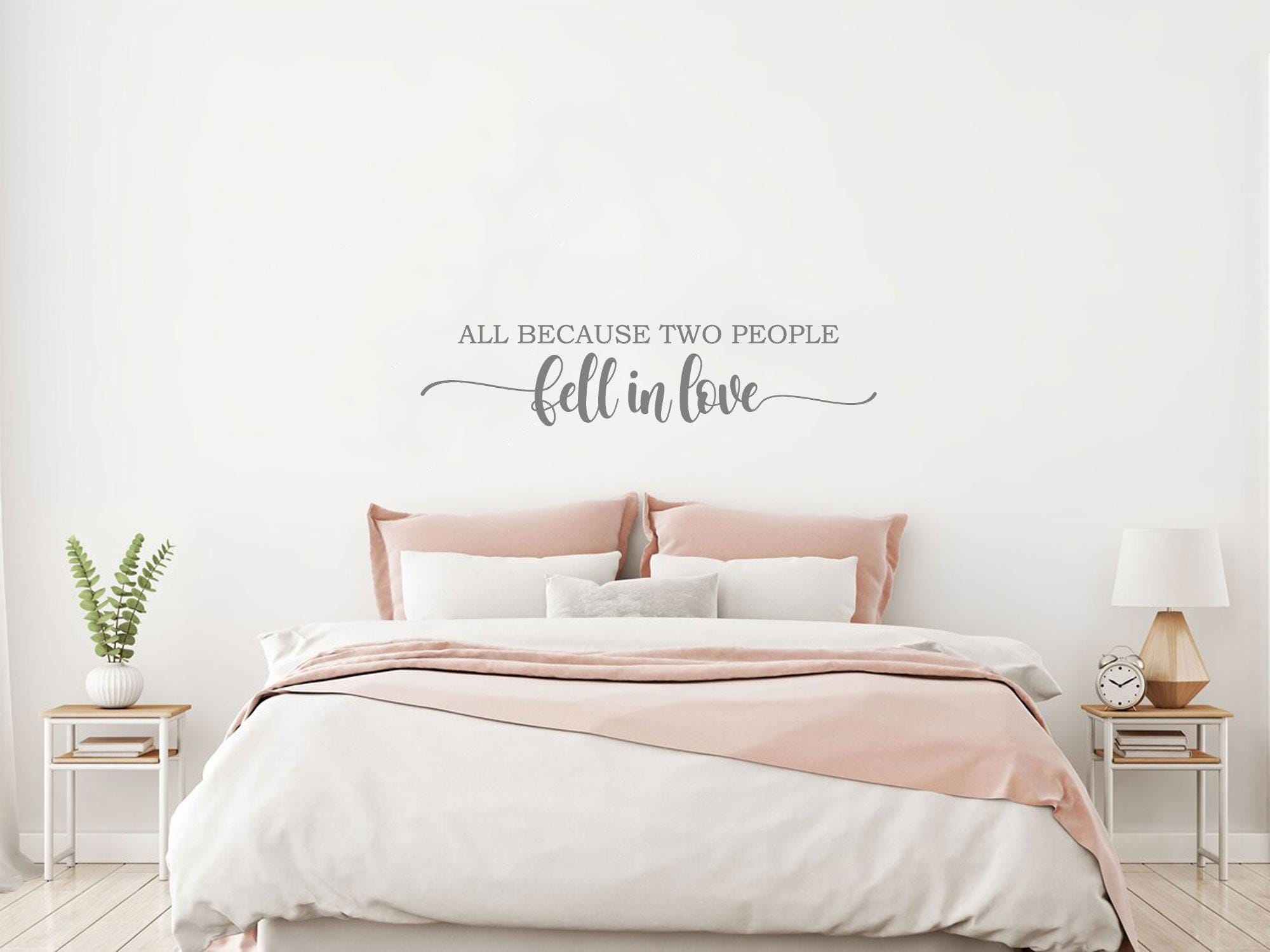 Autocollant Mural Citation Vinyle Grande Taille - Texte "All Because Two People Fell In Love", Marque RexburgVinyl, Neuf | Déco Romantique Pour Mur