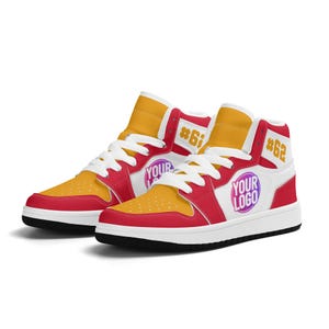 Aangepaste retro op Tampa Bay geïnspireerde schoenen | Gepersonaliseerde sneakers met jouw logo, naam en meer | Uniseks en kinderen
