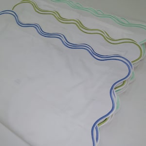 Weiß 100% Baumwollsatin Jakobsmuschel Stickerei Kissenbezug (2er Set)