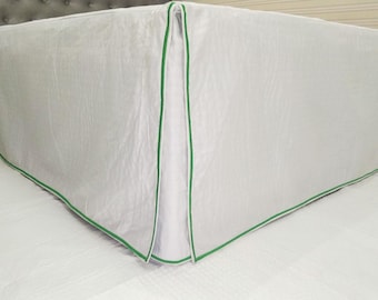 Edge embroidery Horizontal Cotton Quilted Bed Skirt 400 Thread Count White Cotton Sateen Bed Skirt Three Sided Coverage with Platform
