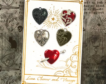 Sacré-cœur gothique en filigrane - Pendentif amulette breloque talisman rouge/argent noir/noir/argent ou poignard couleur vintage style antique