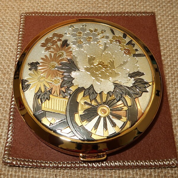 Vintage Chokin Art Collection Japan "Flower Cart" Motif Compact in the Original Box, Minty