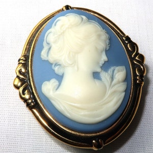 Vtg Estee Lauder Cameo Perfume Compact with Youth Dew 2002